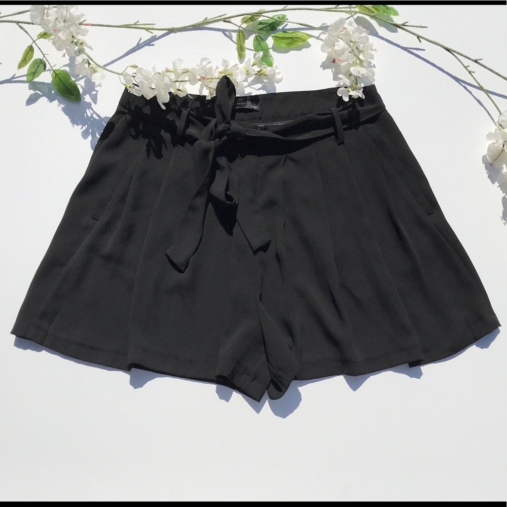 Zara Black Pleated Shorts
